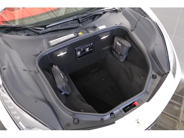 ４８８スパイダー ベースグレード　左Ｈ　赤革　２０インチ鍛造アルミ　フロントリフト　イエローキャリパー　スポーツエキゾースト　キセノン　カーボンドライバーゾーン　デイトナフル電動シート　ＪＢＬ　純正ＨＤＤナビ　バックカメラ　ＥＴＣ（21枚目）