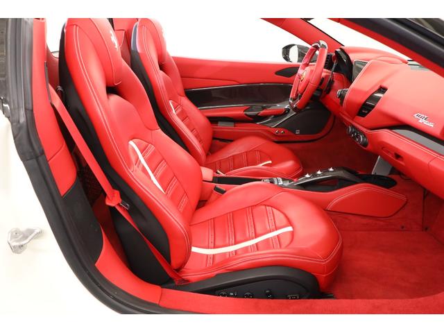 ４８８スパイダー ベースグレード　左Ｈ　赤革　２０インチ鍛造アルミ　フロントリフト　イエローキャリパー　スポーツエキゾースト　キセノン　カーボンドライバーゾーン　デイトナフル電動シート　ＪＢＬ　純正ＨＤＤナビ　バックカメラ　ＥＴＣ（34枚目）