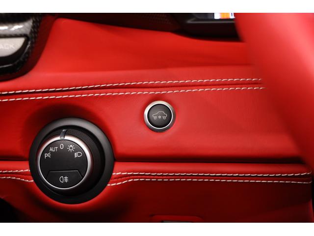 ４８８スパイダー ベースグレード　左Ｈ　赤革　２０インチ鍛造アルミ　フロントリフト　イエローキャリパー　スポーツエキゾースト　キセノン　カーボンドライバーゾーン　デイトナフル電動シート　ＪＢＬ　純正ＨＤＤナビ　バックカメラ　ＥＴＣ（40枚目）