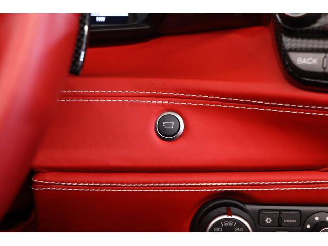 ４８８スパイダー ベースグレード　左Ｈ　赤革　２０インチ鍛造アルミ　フロントリフト　イエローキャリパー　スポーツエキゾースト　キセノン　カーボンドライバーゾーン　デイトナフル電動シート　ＪＢＬ　純正ＨＤＤナビ　バックカメラ　ＥＴＣ（46枚目）