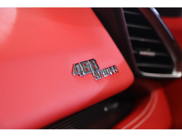 ４８８スパイダー ベースグレード　左Ｈ　赤革　２０インチ鍛造アルミ　フロントリフト　イエローキャリパー　スポーツエキゾースト　キセノン　カーボンドライバーゾーン　デイトナフル電動シート　ＪＢＬ　純正ＨＤＤナビ　バックカメラ　ＥＴＣ（50枚目）