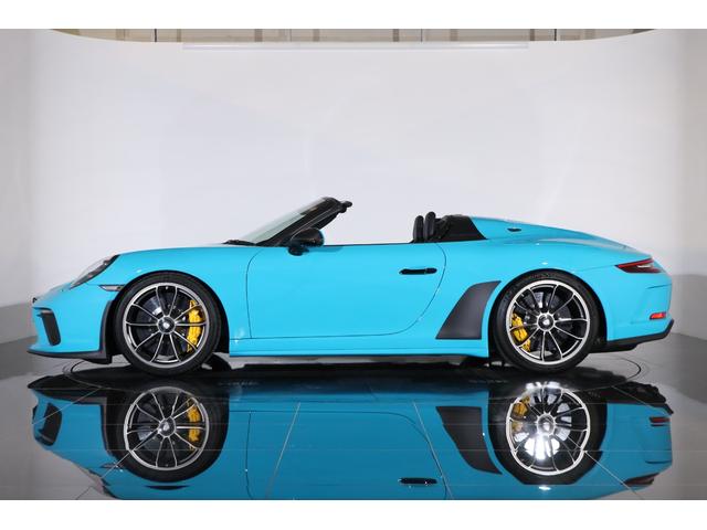 ９１１ ９１１スピードスター　６ＭＴ　世界限定１９４８台　正規Ｄ車２０インチ鍛造アルミ　ＰＣＣＢ　フロントリフト　スポーツクロノ　スポエキ　ＬＥＤヘッドライト　カーボンドアミラー　バケットシート　レッドステッチ　ボース（20枚目）