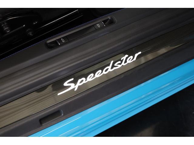 ９１１ ９１１スピードスター　６ＭＴ　世界限定１９４８台　正規Ｄ車２０インチ鍛造アルミ　ＰＣＣＢ　フロントリフト　スポーツクロノ　スポエキ　ＬＥＤヘッドライト　カーボンドアミラー　バケットシート　レッドステッチ　ボース（22枚目）