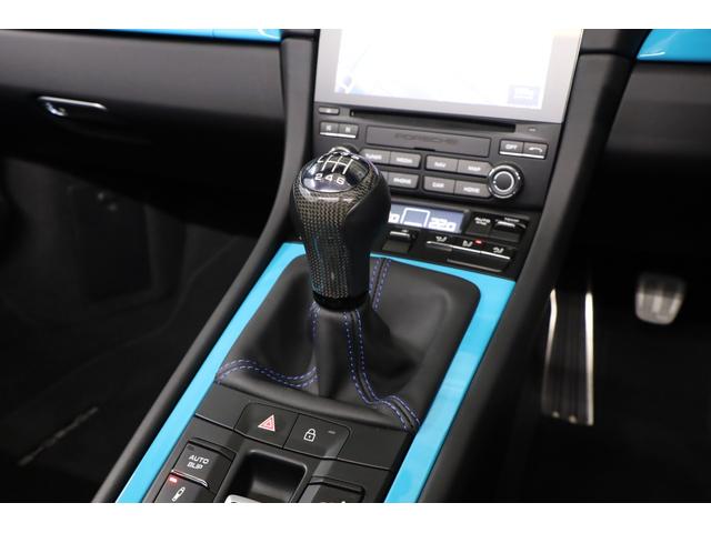 ９１１ ９１１スピードスター　６ＭＴ　世界限定１９４８台　正規Ｄ車２０インチ鍛造アルミ　ＰＣＣＢ　フロントリフト　スポーツクロノ　スポエキ　ＬＥＤヘッドライト　カーボンドアミラー　バケットシート　レッドステッチ　ボース（32枚目）