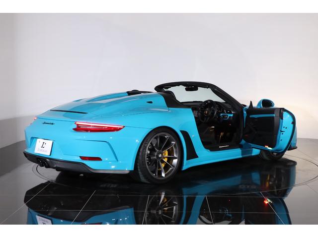 ９１１ ９１１スピードスター　６ＭＴ　世界限定１９４８台　正規Ｄ車２０インチ鍛造アルミ　ＰＣＣＢ　フロントリフト　スポーツクロノ　スポエキ　ＬＥＤヘッドライト　カーボンドアミラー　バケットシート　レッドステッチ　ボース（40枚目）