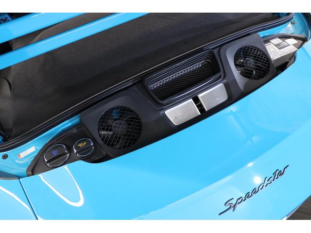 ９１１ ９１１スピードスター　６ＭＴ　世界限定１９４８台　正規Ｄ車２０インチ鍛造アルミ　ＰＣＣＢ　フロントリフト　スポーツクロノ　スポエキ　ＬＥＤヘッドライト　カーボンドアミラー　バケットシート　レッドステッチ　ボース（46枚目）