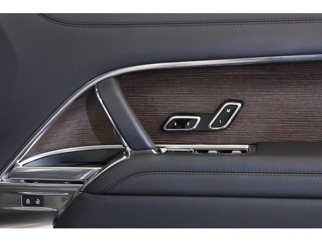 レンジローバー オートバイオグラフィーD300スタンダードホイルベス 黒革 純正23インチアルミ パノラマルーフ 電動サイドステップ デジタルLEDライト マッサージ機能 前後ベンチレーター クーラーボックス メリディアンシグネチャー 純正SDナビ 全周囲カメラ ETC(13枚目)