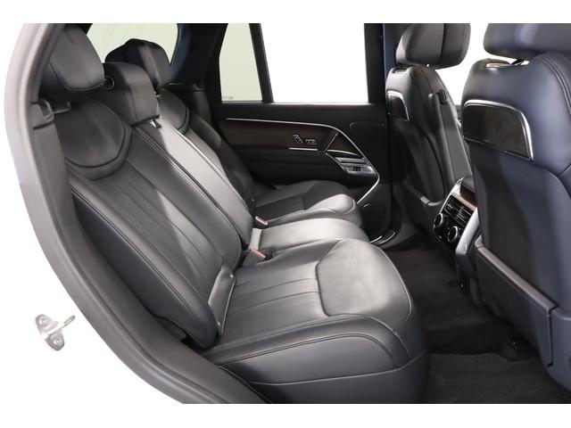 レンジローバー オートバイオグラフィーD300スタンダードホイルベス 黒革 純正23インチアルミ パノラマルーフ 電動サイドステップ デジタルLEDライト マッサージ機能 前後ベンチレーター クーラーボックス メリディアンシグネチャー 純正SDナビ 全周囲カメラ ETC(15枚目)