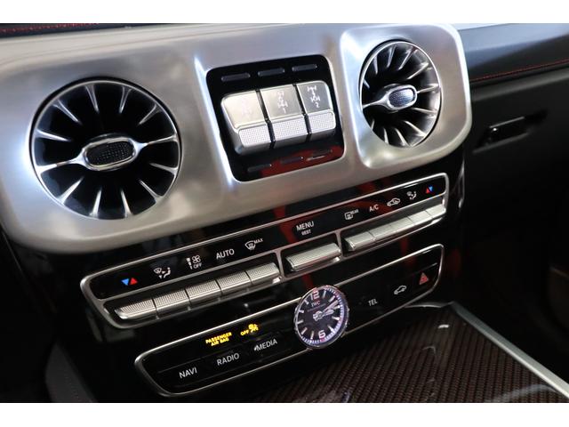 Ｇクラス Ｇ６３　ＡＭＧレザーエクスクルーシブパッケージ　エディション１　左Ｈ　黒／赤革　ＡＭＧ世田谷特注　２２インチ鍛造ＡＷ　スモークＬＥＤライト　サンルーフ　レッドカーボントリム　ダイヤモンドステッチ　マッサージ機能　ベンチレーター　ブルメスター（13枚目）