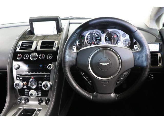 V8ヴァンテージ クーペ スポーツシフト 有償色 黒革 純正19インチアルミ キセノン クリアテール メモリー電動シート シートヒーター ピアノブラックトリム カロッツェリアHDDナビ 地デジ バックカメラ 前後パークセンサー(14枚目)