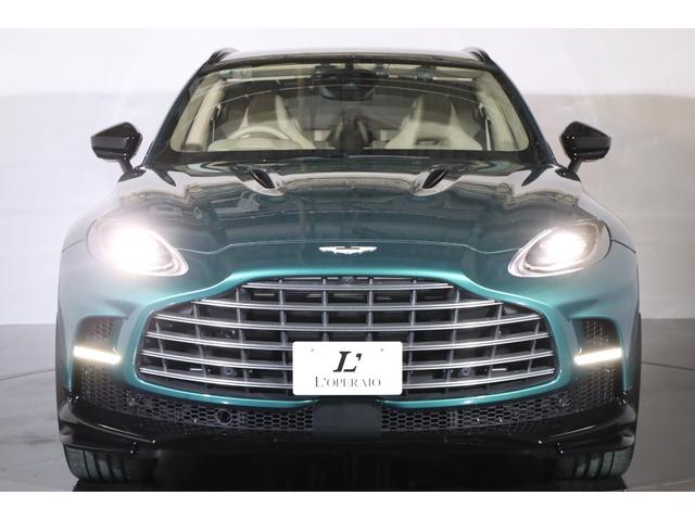 ＤＢＸ ７０７　１オナ　ベージュ革　純正２２インチアルミ　カーボンブレーキ　エアサス　ＬＥＤヘッドライト　クリアテール　ガラスルーフ　電動スポーツプラスシート　前後ベンチレーター　純正ＨＤＤナビ　地デジ（14枚目）