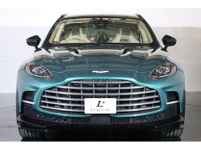 ＤＢＸ ７０７　１オナ　ベージュ革　純正２２インチアルミ　カーボンブレーキ　エアサス　ＬＥＤヘッドライト　クリアテール　ガラスルーフ　電動スポーツプラスシート　前後ベンチレーター　純正ＨＤＤナビ　地デジ（15枚目）