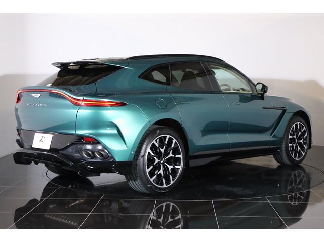 ＤＢＸ ７０７　１オナ　ベージュ革　純正２２インチアルミ　カーボンブレーキ　エアサス　ＬＥＤヘッドライト　クリアテール　ガラスルーフ　電動スポーツプラスシート　前後ベンチレーター　純正ＨＤＤナビ　地デジ（20枚目）