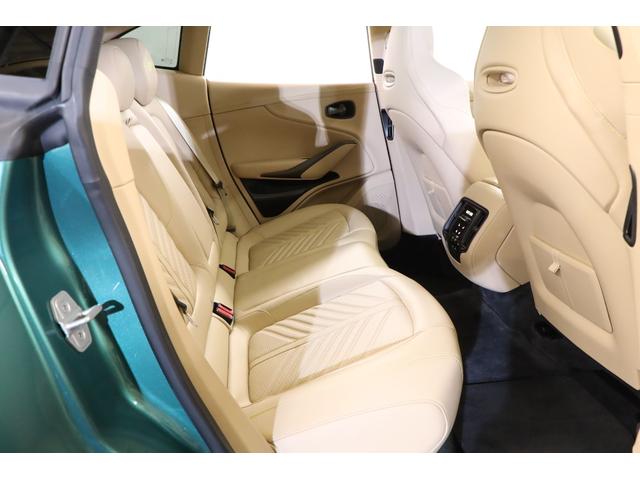 ＤＢＸ ７０７　１オナ　ベージュ革　純正２２インチアルミ　カーボンブレーキ　エアサス　ＬＥＤヘッドライト　クリアテール　ガラスルーフ　電動スポーツプラスシート　前後ベンチレーター　純正ＨＤＤナビ　地デジ（23枚目）