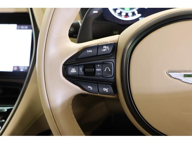 ＤＢＸ ７０７　１オナ　ベージュ革　純正２２インチアルミ　カーボンブレーキ　エアサス　ＬＥＤヘッドライト　クリアテール　ガラスルーフ　電動スポーツプラスシート　前後ベンチレーター　純正ＨＤＤナビ　地デジ（28枚目）