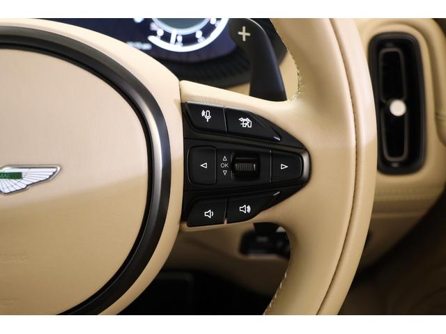 ＤＢＸ ７０７　１オナ　ベージュ革　純正２２インチアルミ　カーボンブレーキ　エアサス　ＬＥＤヘッドライト　クリアテール　ガラスルーフ　電動スポーツプラスシート　前後ベンチレーター　純正ＨＤＤナビ　地デジ（29枚目）