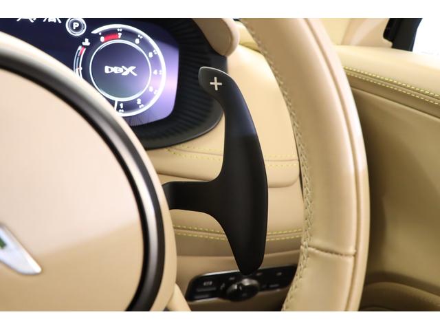 ＤＢＸ ７０７　１オナ　ベージュ革　純正２２インチアルミ　カーボンブレーキ　エアサス　ＬＥＤヘッドライト　クリアテール　ガラスルーフ　電動スポーツプラスシート　前後ベンチレーター　純正ＨＤＤナビ　地デジ（30枚目）