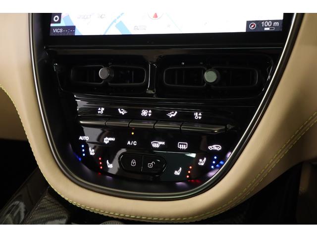 ＤＢＸ ７０７　１オナ　ベージュ革　純正２２インチアルミ　カーボンブレーキ　エアサス　ＬＥＤヘッドライト　クリアテール　ガラスルーフ　電動スポーツプラスシート　前後ベンチレーター　純正ＨＤＤナビ　地デジ（34枚目）