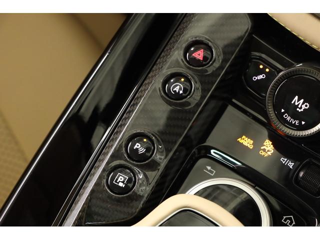 ＤＢＸ ７０７　１オナ　ベージュ革　純正２２インチアルミ　カーボンブレーキ　エアサス　ＬＥＤヘッドライト　クリアテール　ガラスルーフ　電動スポーツプラスシート　前後ベンチレーター　純正ＨＤＤナビ　地デジ（38枚目）