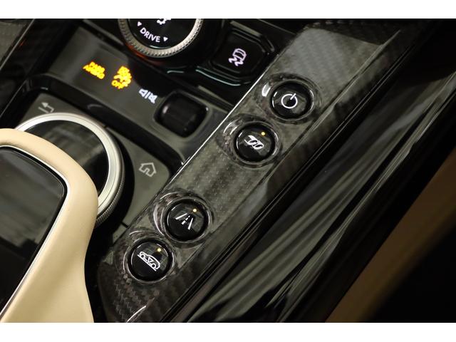 ＤＢＸ ７０７　１オナ　ベージュ革　純正２２インチアルミ　カーボンブレーキ　エアサス　ＬＥＤヘッドライト　クリアテール　ガラスルーフ　電動スポーツプラスシート　前後ベンチレーター　純正ＨＤＤナビ　地デジ（39枚目）