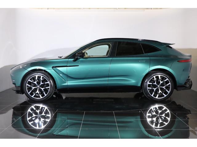 ＤＢＸ ７０７　１オナ　ベージュ革　純正２２インチアルミ　カーボンブレーキ　エアサス　ＬＥＤヘッドライト　クリアテール　ガラスルーフ　電動スポーツプラスシート　前後ベンチレーター　純正ＨＤＤナビ　地デジ（43枚目）