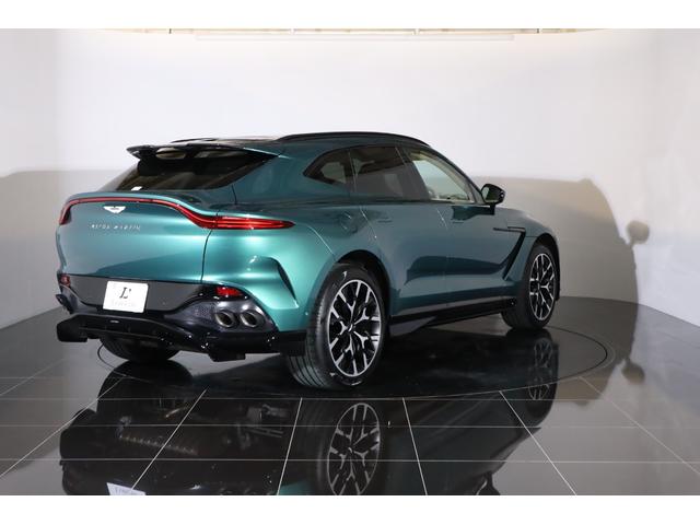 ＤＢＸ ７０７　１オナ　ベージュ革　純正２２インチアルミ　カーボンブレーキ　エアサス　ＬＥＤヘッドライト　クリアテール　ガラスルーフ　電動スポーツプラスシート　前後ベンチレーター　純正ＨＤＤナビ　地デジ（46枚目）