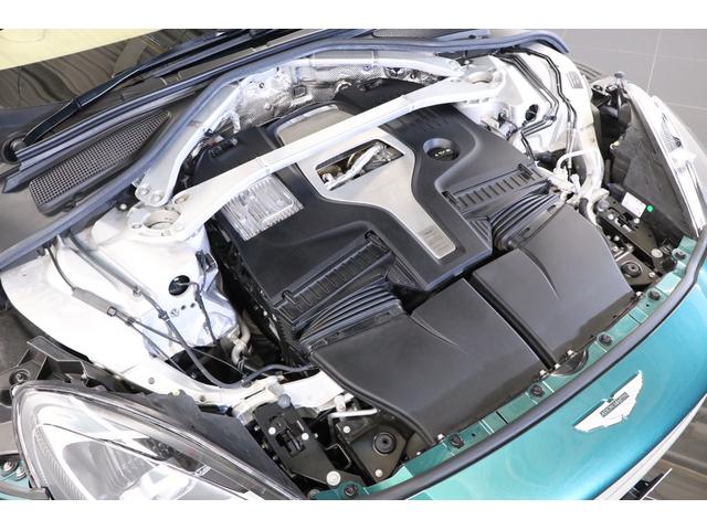 ＤＢＸ ７０７　１オナ　ベージュ革　純正２２インチアルミ　カーボンブレーキ　エアサス　ＬＥＤヘッドライト　クリアテール　ガラスルーフ　電動スポーツプラスシート　前後ベンチレーター　純正ＨＤＤナビ　地デジ（50枚目）