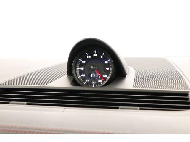 パナメーラ ＧＴＳスポーツツーリスモ　スポーツクロノ　スポエキ　パノラマルーフ　カーボントリムパッケージ　アダプティブスポーツシート　シートヒーター　レッドステッチ／シートベルト　ボーズ　ＰＣＭナビ　全周囲カメラ　純正２０インチホイール（11枚目）