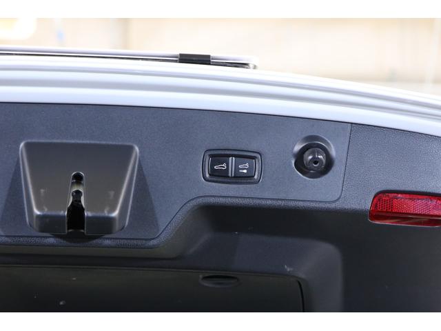 パナメーラ ＧＴＳスポーツツーリスモ　スポーツクロノ　スポエキ　パノラマルーフ　カーボントリムパッケージ　アダプティブスポーツシート　シートヒーター　レッドステッチ／シートベルト　ボーズ　ＰＣＭナビ　全周囲カメラ　純正２０インチホイール（22枚目）