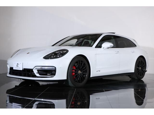 パナメーラ ＧＴＳスポーツツーリスモ　スポーツクロノ　スポエキ　パノラマルーフ　カーボントリムパッケージ　アダプティブスポーツシート　シートヒーター　レッドステッチ／シートベルト　ボーズ　ＰＣＭナビ　全周囲カメラ　純正２０インチホイール（25枚目）