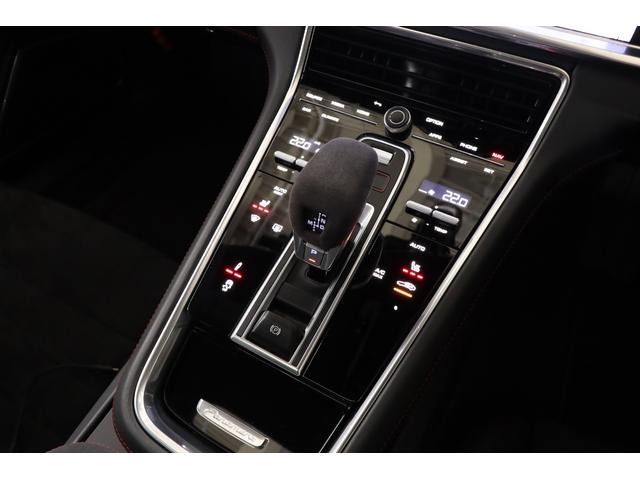 パナメーラ ＧＴＳスポーツツーリスモ　スポーツクロノ　スポエキ　パノラマルーフ　カーボントリムパッケージ　アダプティブスポーツシート　シートヒーター　レッドステッチ／シートベルト　ボーズ　ＰＣＭナビ　全周囲カメラ　純正２０インチホイール（46枚目）