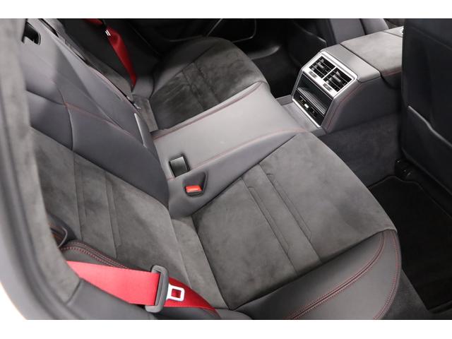 パナメーラ ＧＴＳスポーツツーリスモ　スポーツクロノ　スポエキ　パノラマルーフ　カーボントリムパッケージ　アダプティブスポーツシート　シートヒーター　レッドステッチ／シートベルト　ボーズ　ＰＣＭナビ　全周囲カメラ　純正２０インチホイール（48枚目）