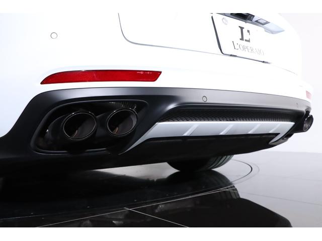 パナメーラ ＧＴＳスポーツツーリスモ　スポーツクロノ　スポエキ　パノラマルーフ　カーボントリムパッケージ　アダプティブスポーツシート　シートヒーター　レッドステッチ／シートベルト　ボーズ　ＰＣＭナビ　全周囲カメラ　純正２０インチホイール（54枚目）