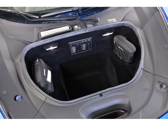 Ｆ８トリブート ベースグレード　左Ｈ　白革　２０インチ鍛造アルミ　フロントリフト　カーボンＦスポイラー／Ｒディフューザー　カーボンステアリング／センタートンネル　フル電動シート　シートヒーター　純正ＨＤＤナビ　バックカメラ　ＥＴＣ（20枚目）