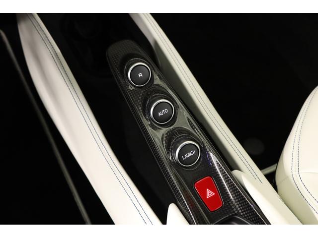 Ｆ８トリブート ベースグレード　左Ｈ　白革　２０インチ鍛造アルミ　フロントリフト　カーボンＦスポイラー／Ｒディフューザー　カーボンステアリング／センタートンネル　フル電動シート　シートヒーター　純正ＨＤＤナビ　バックカメラ　ＥＴＣ（32枚目）