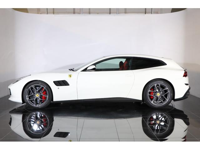 GTC4ルッソ T 赤革 20インチ鍛造アルミ フロントリフト カーボンFスポイラー/エアベント/Sスカート パノラマルーフ カーボンステアリング/ブリッジ 助手席ディスプレイ 純正HDDナビ フロント/バックカメラ(24枚目)