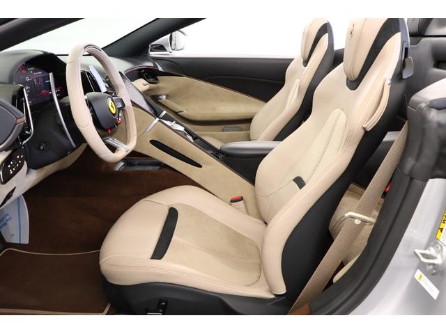 ローマスパイダー ベースグレード　左Ｈ　１オーナー　有償色　茶幌　２０インチ鍛造ホイール　カーボンＦスポイラー／Ｓスカート／Ｒディフューザー　スポーツテールパイプ　カーボンＬＥＤステアリング　フル電動シート　ベンチレーター　ＪＢＬ（2枚目）