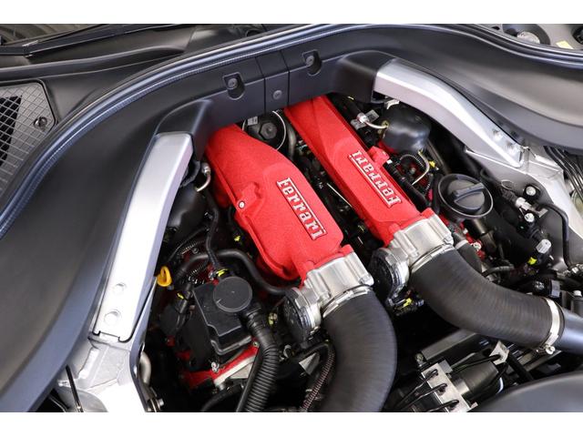 ローマスパイダー ベースグレード　左Ｈ　１オーナー　有償色　茶幌　２０インチ鍛造ホイール　カーボンＦスポイラー／Ｓスカート／Ｒディフューザー　スポーツテールパイプ　カーボンＬＥＤステアリング　フル電動シート　ベンチレーター　ＪＢＬ（8枚目）