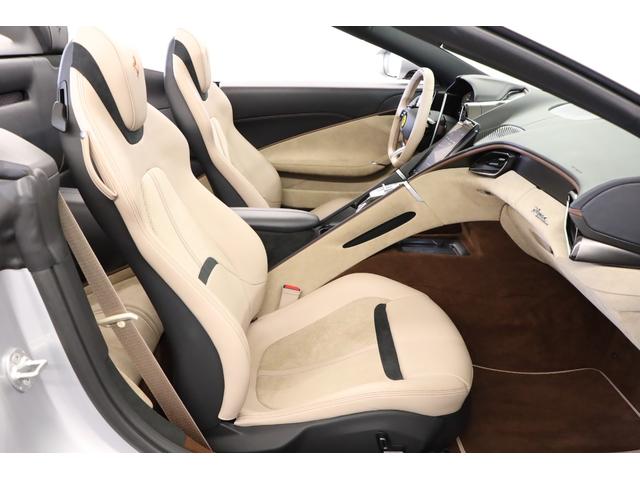 ローマスパイダー ベースグレード　左Ｈ　１オーナー　有償色　茶幌　２０インチ鍛造ホイール　カーボンＦスポイラー／Ｓスカート／Ｒディフューザー　スポーツテールパイプ　カーボンＬＥＤステアリング　フル電動シート　ベンチレーター　ＪＢＬ（12枚目）