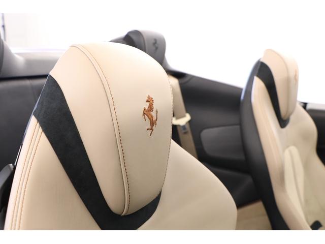 ローマスパイダー ベースグレード　左Ｈ　１オーナー　有償色　茶幌　２０インチ鍛造ホイール　カーボンＦスポイラー／Ｓスカート／Ｒディフューザー　スポーツテールパイプ　カーボンＬＥＤステアリング　フル電動シート　ベンチレーター　ＪＢＬ（14枚目）