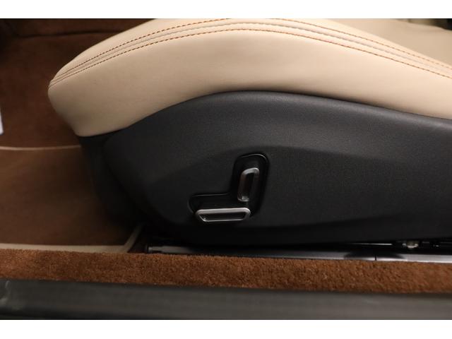 ローマスパイダー ベースグレード　左Ｈ　１オーナー　有償色　茶幌　２０インチ鍛造ホイール　カーボンＦスポイラー／Ｓスカート／Ｒディフューザー　スポーツテールパイプ　カーボンＬＥＤステアリング　フル電動シート　ベンチレーター　ＪＢＬ（15枚目）