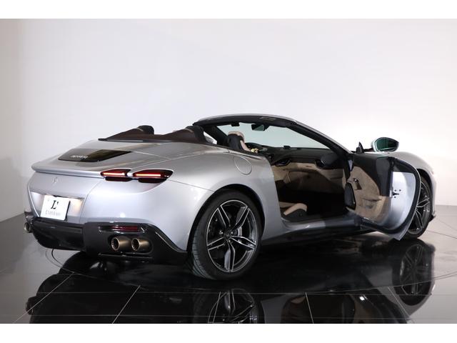 ローマスパイダー ベースグレード　左Ｈ　１オーナー　有償色　茶幌　２０インチ鍛造ホイール　カーボンＦスポイラー／Ｓスカート／Ｒディフューザー　スポーツテールパイプ　カーボンＬＥＤステアリング　フル電動シート　ベンチレーター　ＪＢＬ（45枚目）