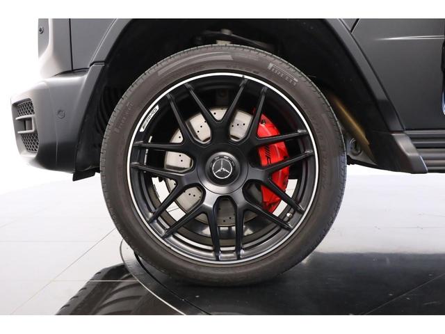 �b���Q�Q�C���`�`�l�f�N���X�X�|�[�N�E�}�b�g�u���b�N�y�C���g�z�C�[���𑕒��B�y�ʂ��������ɂ�葖�s���萫�Ɣ��͂��鑫���𗼗����A�ԗ��S�̂̑��݊��Ə㎿������w���߂Ă���܂��B