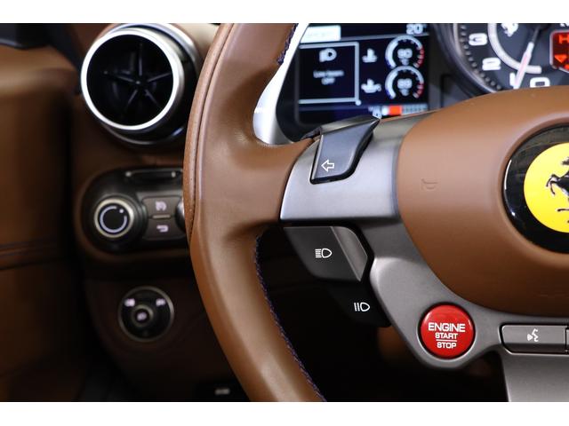 ポルトフィーノ ベースグレード　左Ｈ　イロコレザー　純正２０インチアルミ　ブルーキャリパー　七宝焼　ＬＥＤヘッドライト　フル電動シート　シートヒーター　イロコシートベルト　パドルシフト　純正ＨＤＤナビ　バックカメラ　パークセンサー（10枚目）