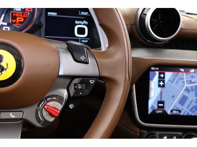 ポルトフィーノ ベースグレード　左Ｈ　イロコレザー　純正２０インチアルミ　ブルーキャリパー　七宝焼　ＬＥＤヘッドライト　フル電動シート　シートヒーター　イロコシートベルト　パドルシフト　純正ＨＤＤナビ　バックカメラ　パークセンサー（11枚目）