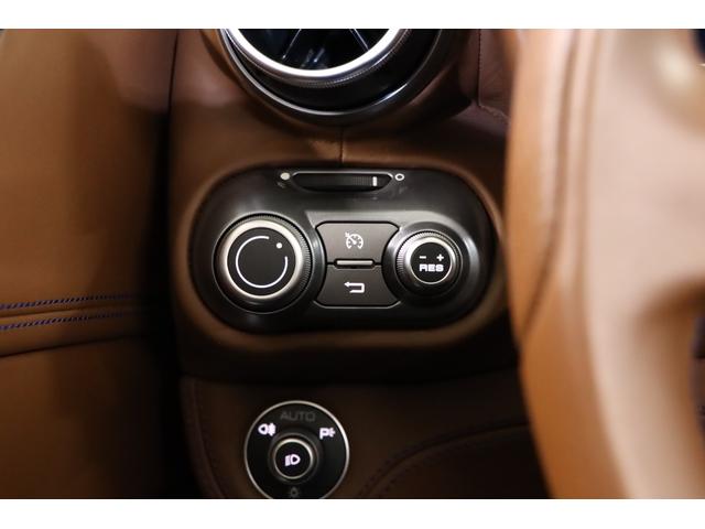 ポルトフィーノ ベースグレード　左Ｈ　イロコレザー　純正２０インチアルミ　ブルーキャリパー　七宝焼　ＬＥＤヘッドライト　フル電動シート　シートヒーター　イロコシートベルト　パドルシフト　純正ＨＤＤナビ　バックカメラ　パークセンサー（12枚目）