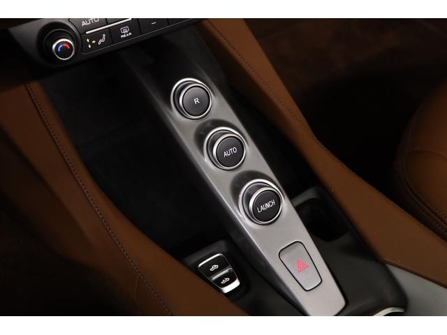 ポルトフィーノ ベースグレード　左Ｈ　イロコレザー　純正２０インチアルミ　ブルーキャリパー　七宝焼　ＬＥＤヘッドライト　フル電動シート　シートヒーター　イロコシートベルト　パドルシフト　純正ＨＤＤナビ　バックカメラ　パークセンサー（19枚目）