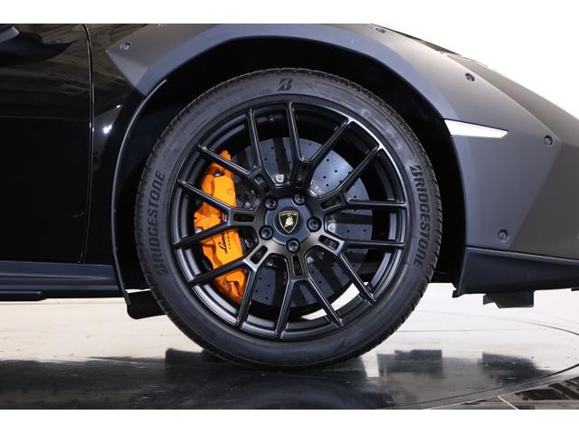 ウラカン ステラート　１オーナー　世界限定１４９９台　ＯＰ合計２２５　左ハンドル　スポーツシート　純正リムズ１９インチモルス鍛造ホイール　ステラートトリム　ＲＥＤＣＣＢブレーキキャリパー　　専用サスペンション（6枚目）