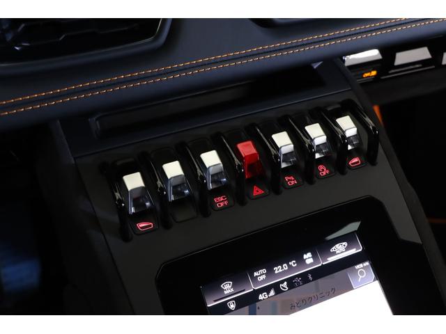 ウラカン ステラート　１オーナー　世界限定１４９９台　ＯＰ合計２２５　左ハンドル　スポーツシート　純正リムズ１９インチモルス鍛造ホイール　ステラートトリム　ＲＥＤＣＣＢブレーキキャリパー　　専用サスペンション（14枚目）