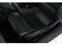 運転席の使用感も少なくキレイなコンディションを保っております。